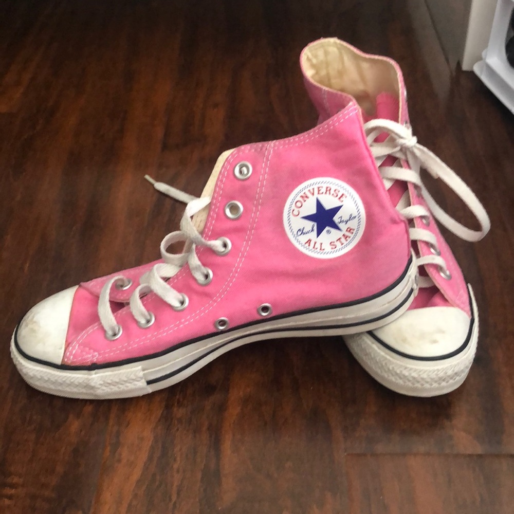 Pink converse hi tops